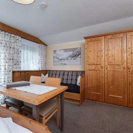 Haus Margret Bed & Breakfast 3*