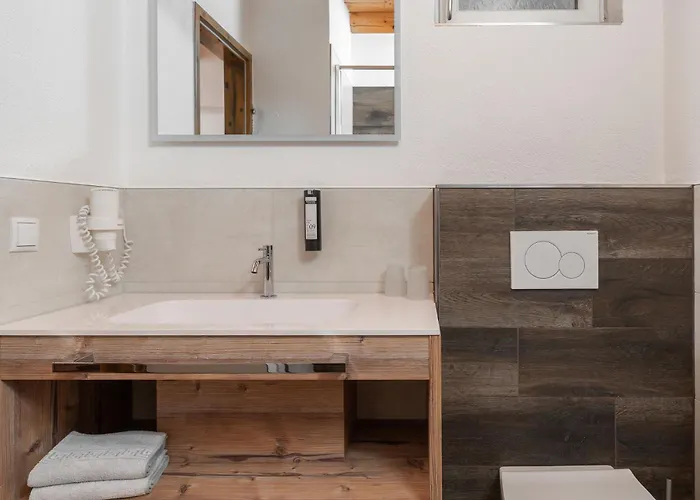 לינה וארוחת בוקר Haus Margret 3*