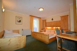 לינה וארוחת בוקר Haus Margret סנט לאונרד אים פיצטל